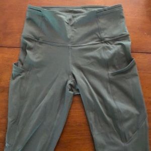 Lulu lemon Fast and Free crop